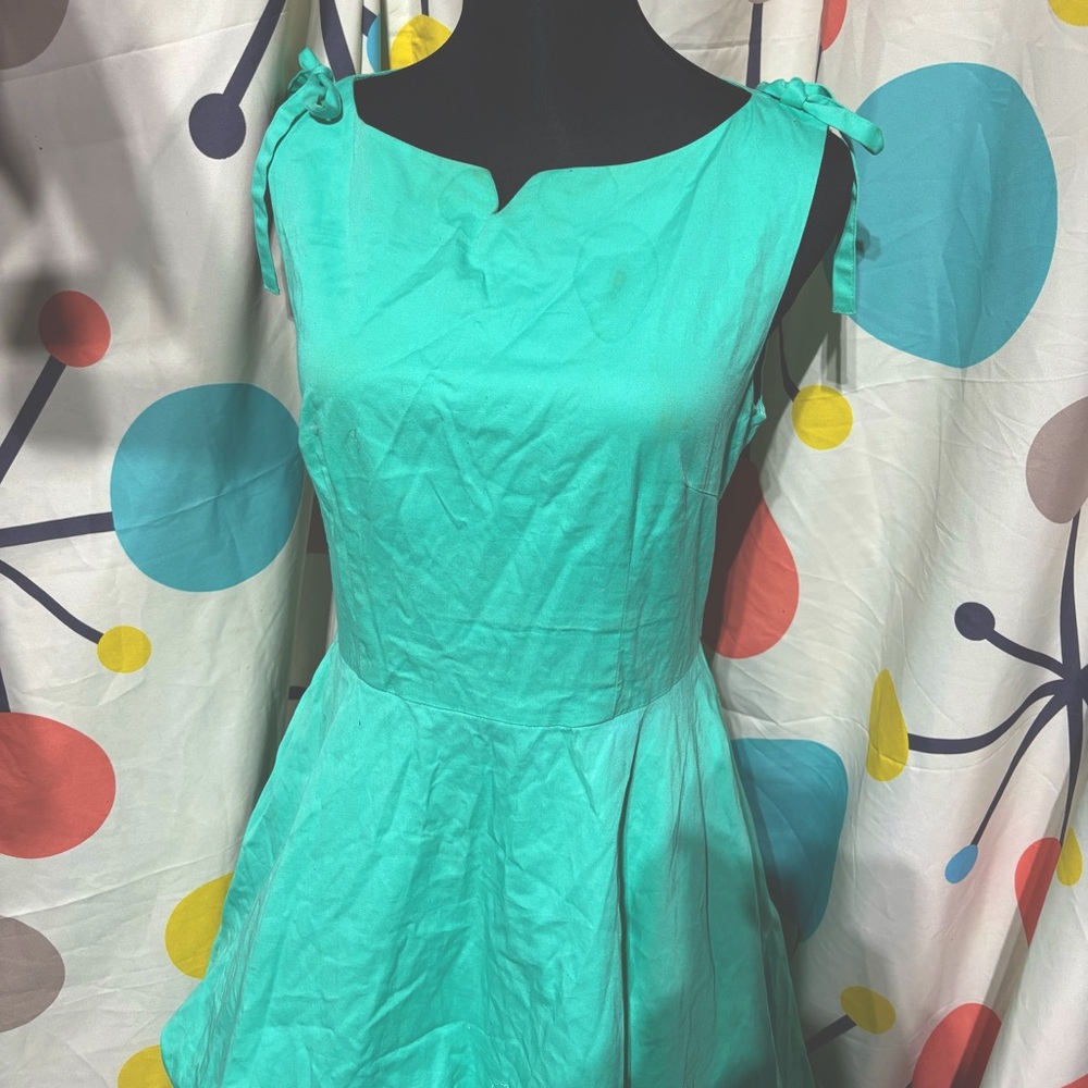 Retro Green housewife / swing dress 
size medium